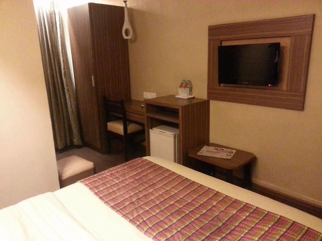 Hotel Landmark Fort Βομβάη Εξωτερικό φωτογραφία